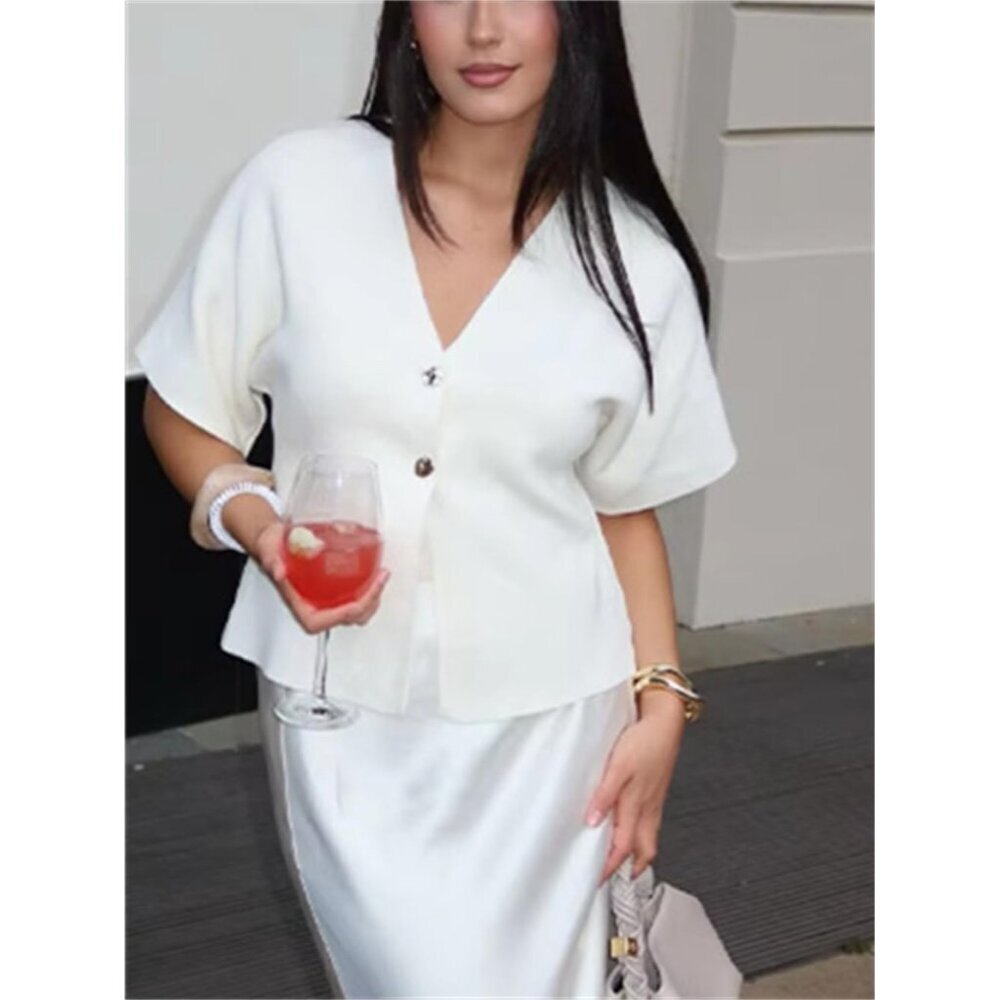 Women's V Neck Short Sleeve Cardigan Sweater Button Front Knit Top - Picture 8 of 9